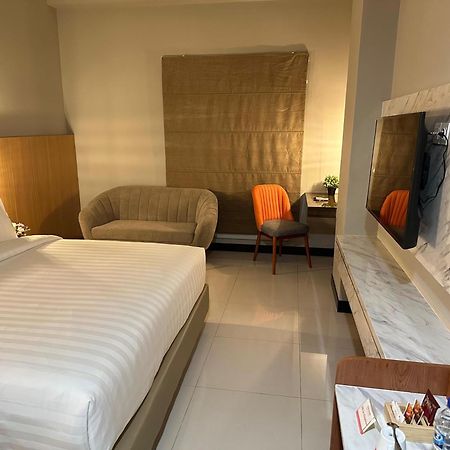 D'Primahotel Jemursari 수라바야 외부 사진
