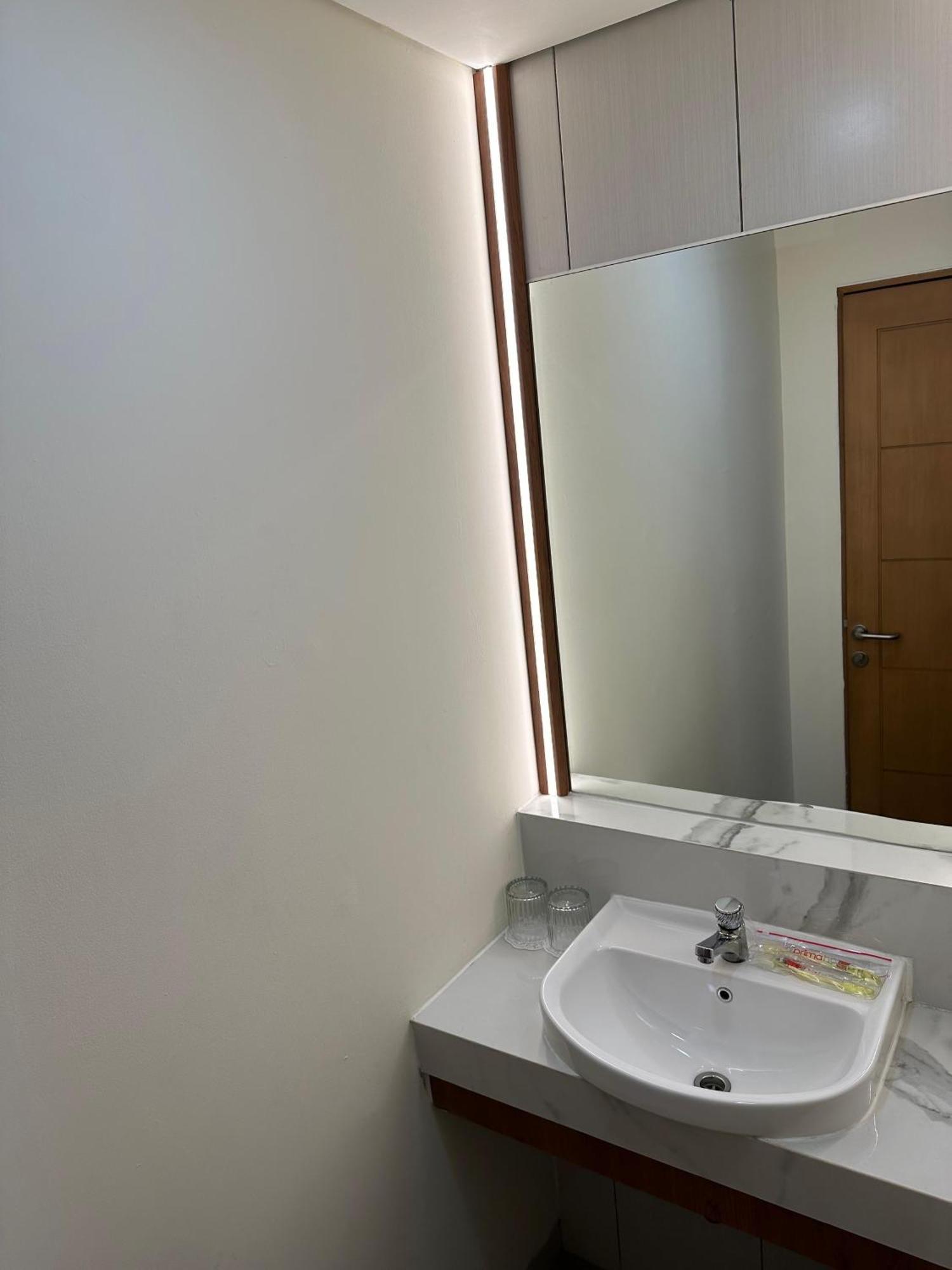 D'Primahotel Jemursari 수라바야 외부 사진