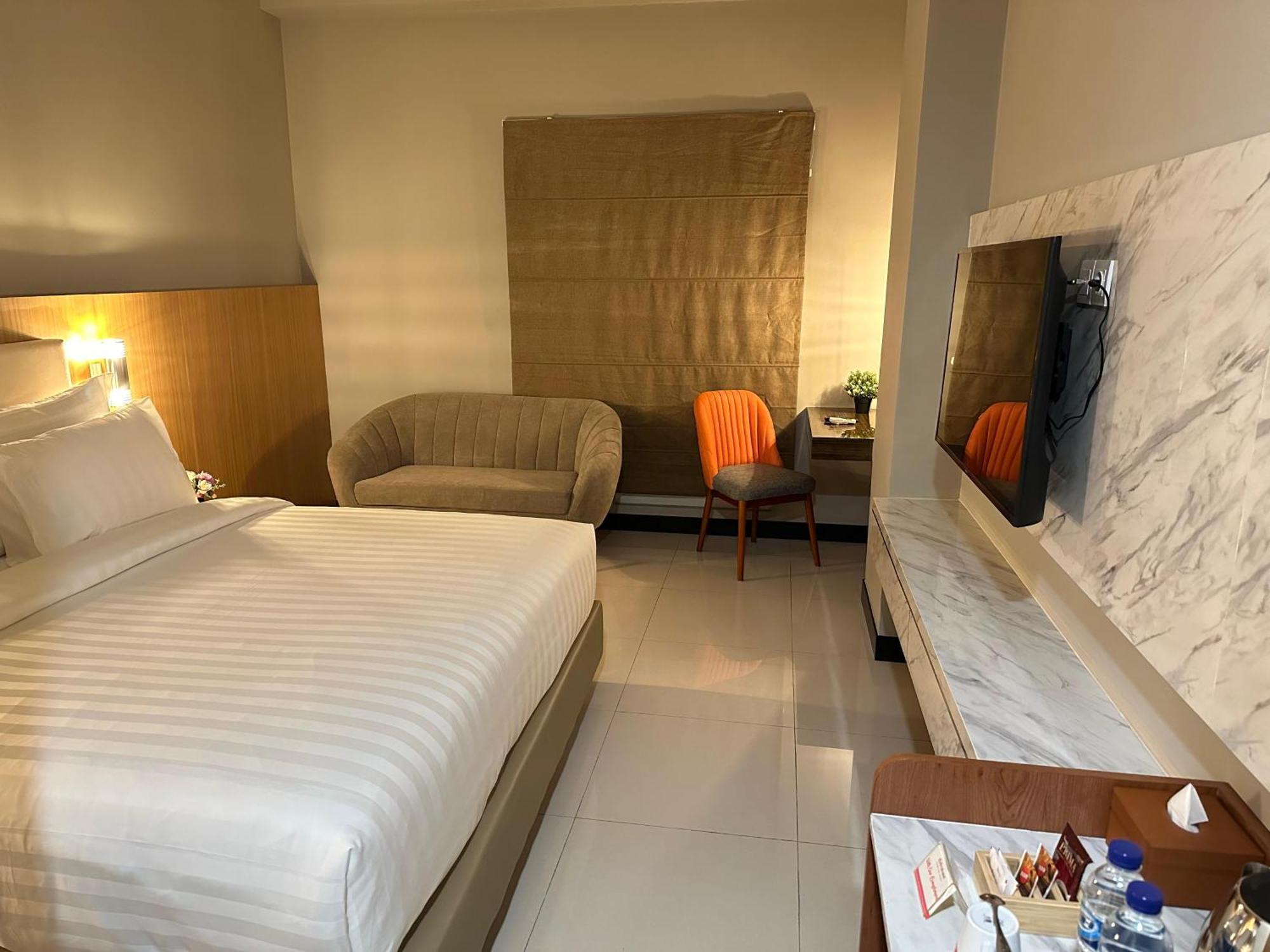 D'Primahotel Jemursari 수라바야 외부 사진